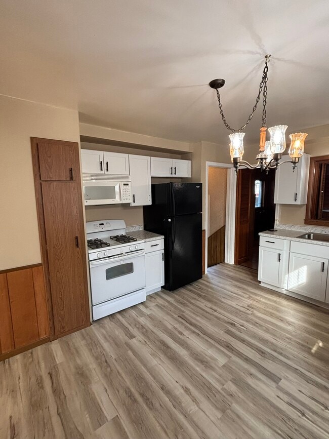 Photo - 1429 Venice St