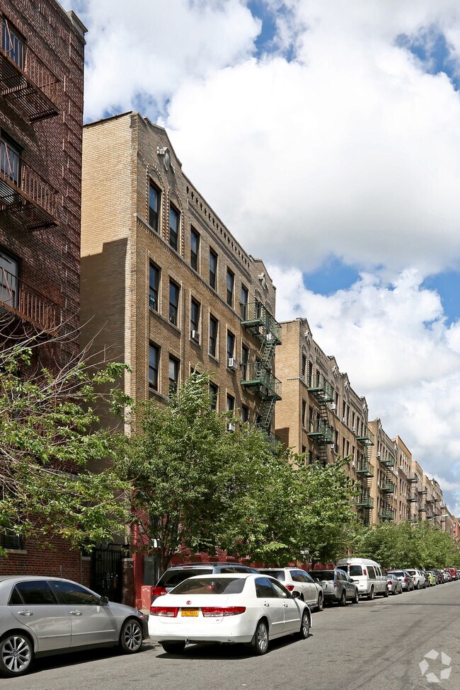 14 Thayer Street