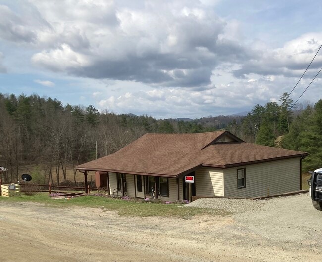 Photo - 84 Chestnut Ln