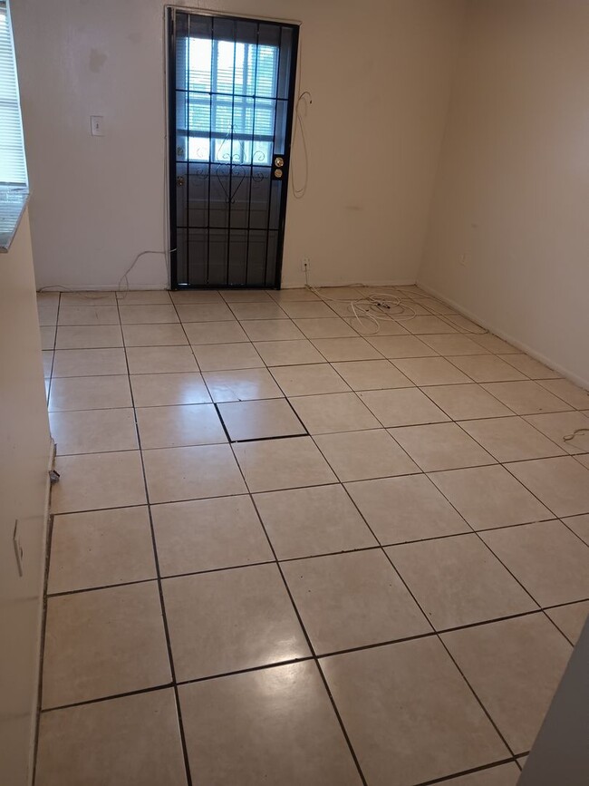 Photo - 1450 Holden Ave Unidad D