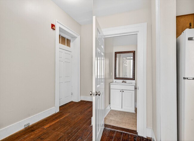 335 King St