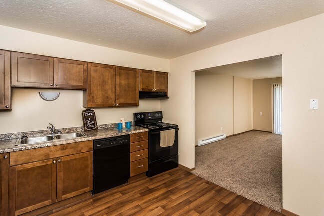 Amberwood Court Apartment Community - Amberwood Court Apartment Community