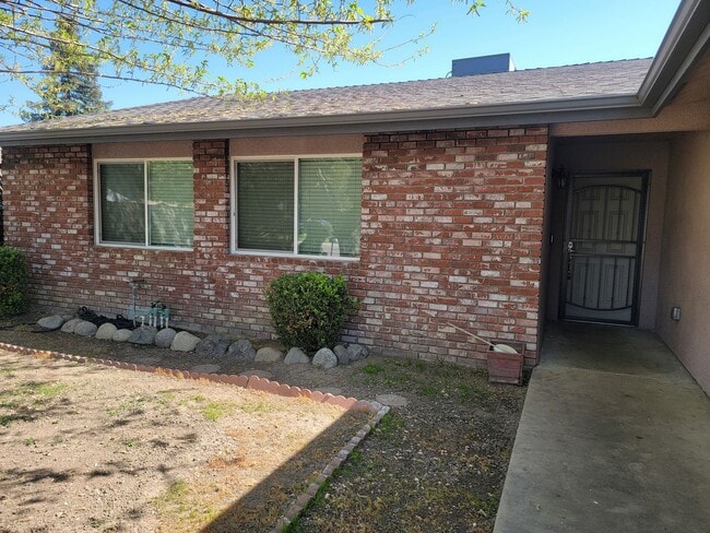 Photo - Beautiful 3 Bedroom 2 Bathroom Home in SW Visalia!