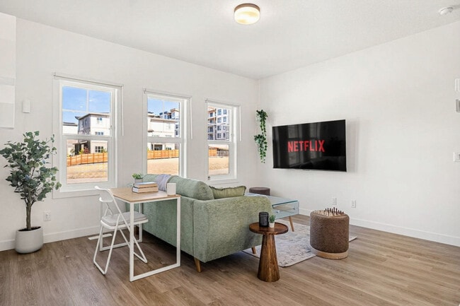 Photo - 2231-2281 81 St S W Unit SI ID1314560P
