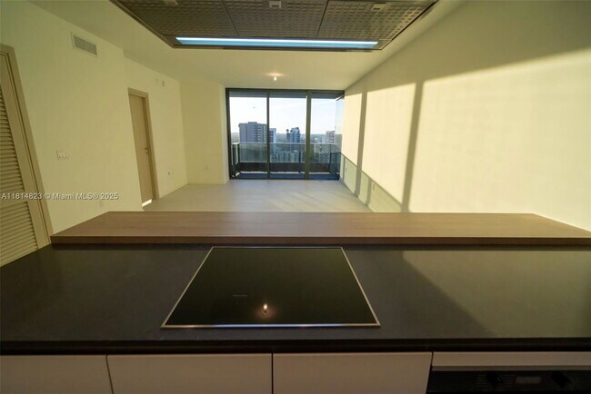 Photo - 1000 Brickell Plaza Unidad 2506