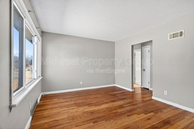 Photo - 8280 Frost Ave