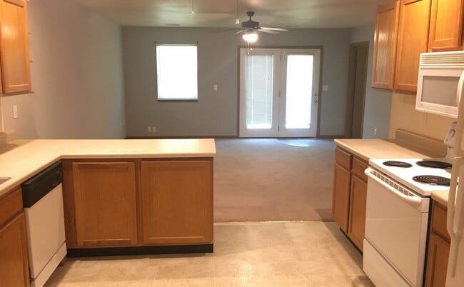 Photo - 6549-MF2-E2 Unit B