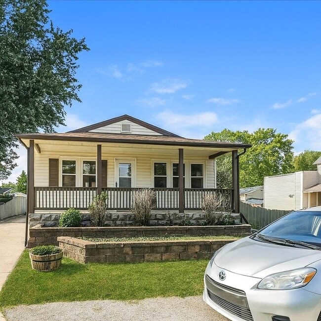 Building Photo - Fantastic 2bd/2ba home! Let yourself in!