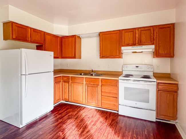 Photo - 496 Lancaster Creek Dr