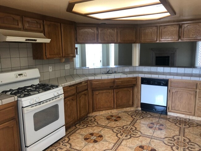 Photo - 21163 Conklin Blvd