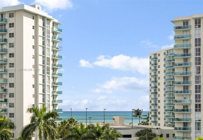 Building Photo - 3800 S Ocean Dr Unit 516