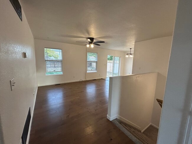 Photo - 870 W Blakeland Dr