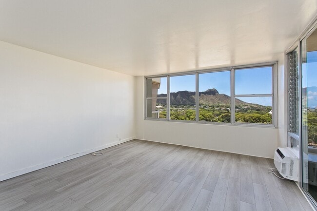 Building Photo - Two bedroom condo with stunning views of D...