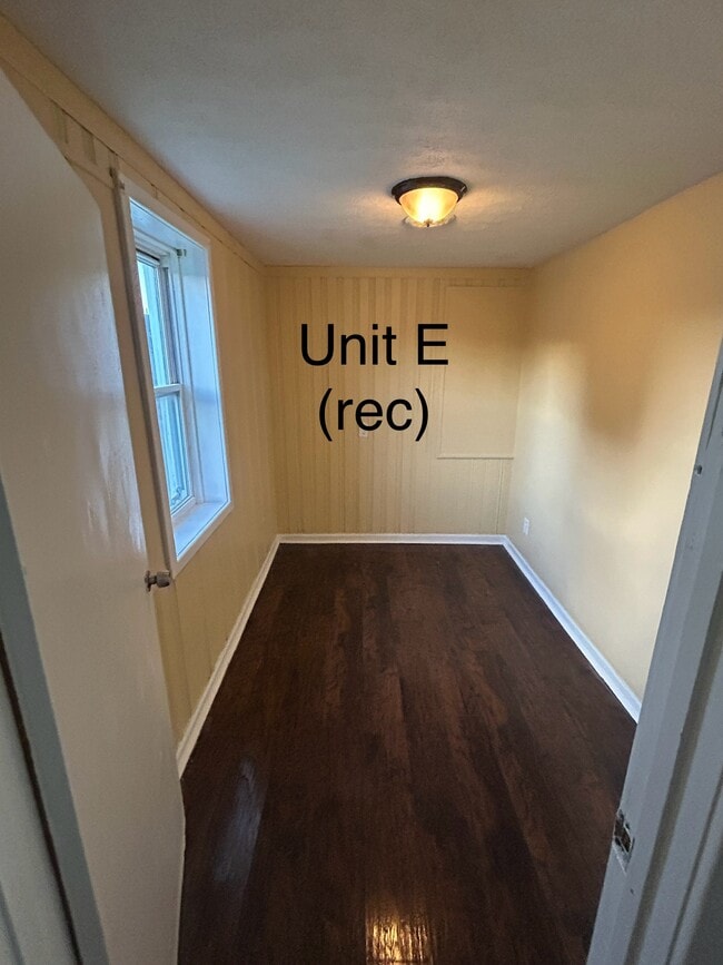 Photo - Seneca Ave Unit E