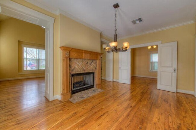 Photo - 4527 Avenue B Unit A