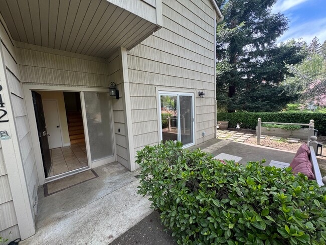 Photo - 642 Commons Dr
