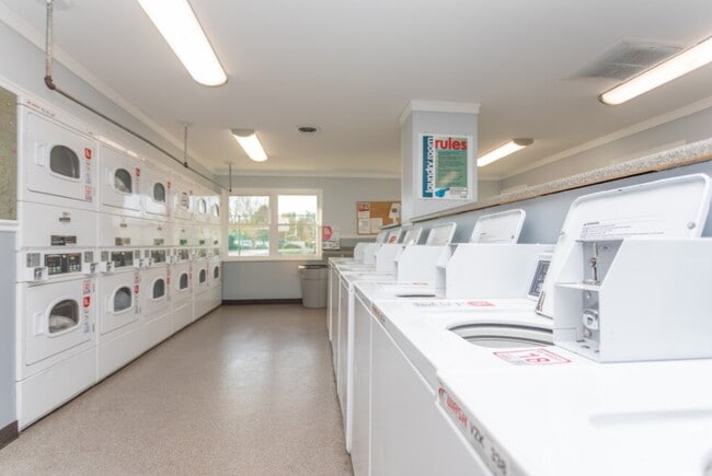 Photo - Winthrop Terrace - Bowling Green