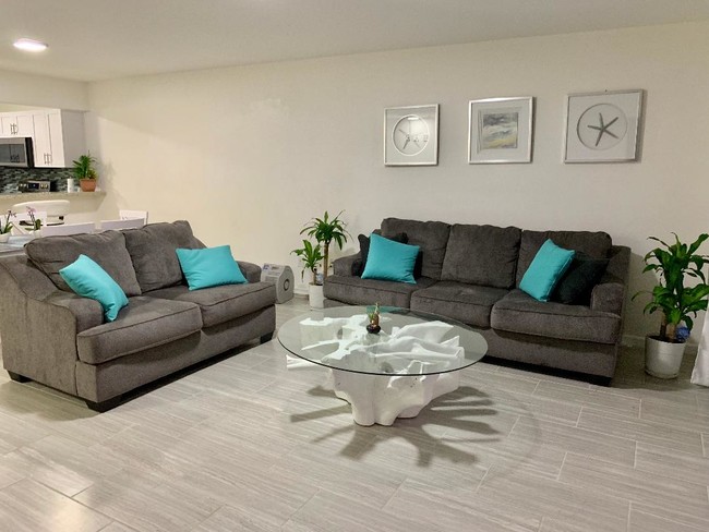 Livingroom - 16531 NE 35th Ave Unit 7