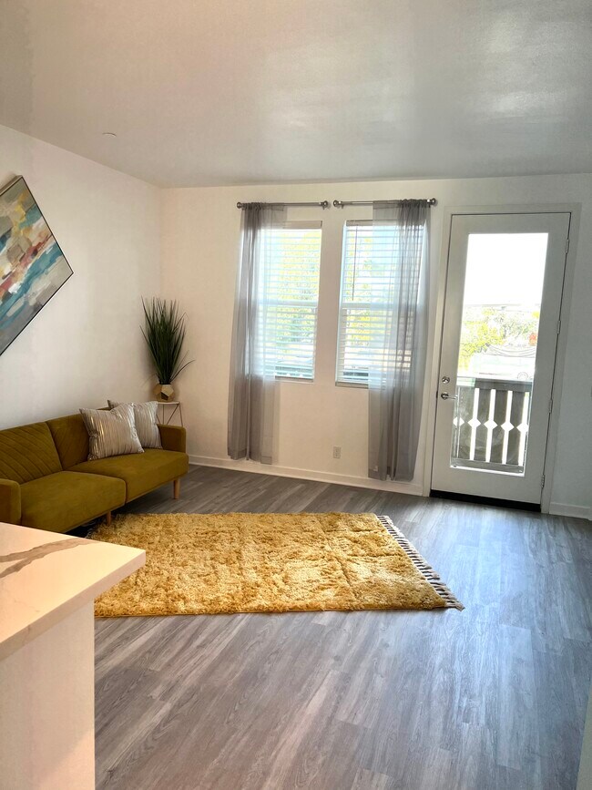 Living room - 7090 Indigo Way Townhome