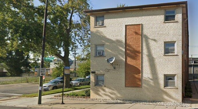 Building Photo - 7350 W Belmont Ave Rental