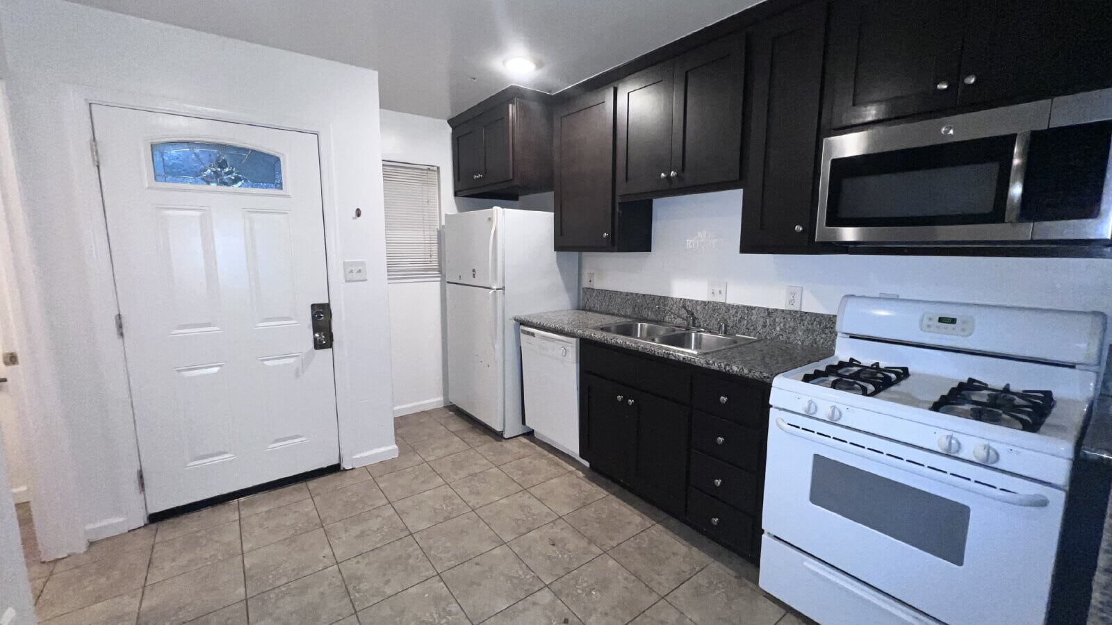 Photo - 1116 Evelyn Ln Unit B