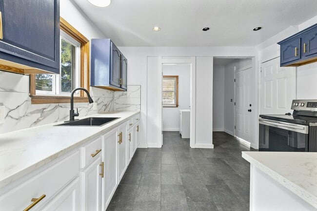 Photo - 1488 Craigwood Rd