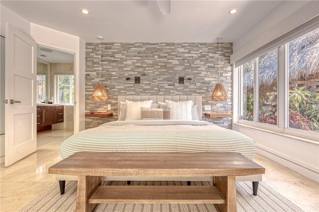 Photo - 268 Imperial Ln