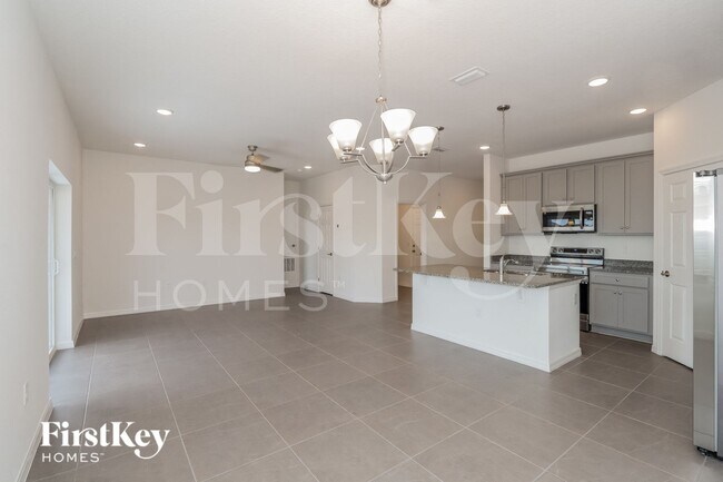 Photo - 303 Corbel Ln