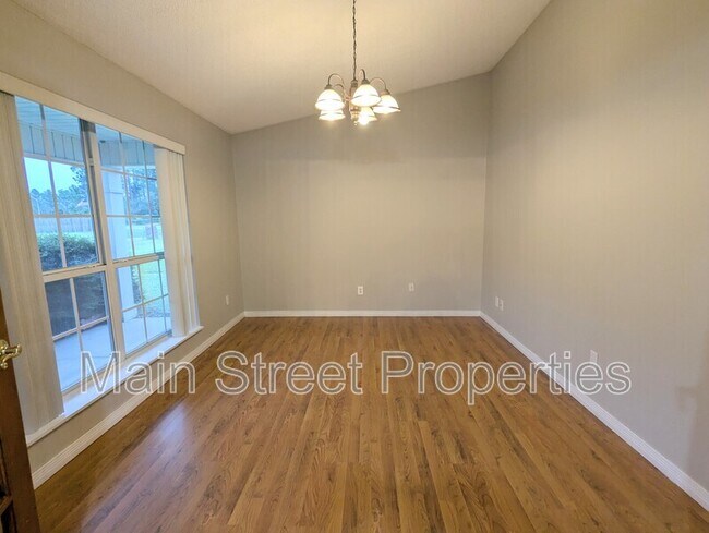 Photo - 1909 Southwind Cir