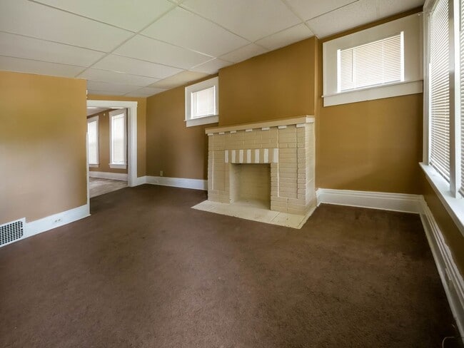 Photo - 690/692 Carpenter Unit 2