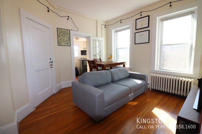 Building Photo - 1475 Beacon St Unit 45R