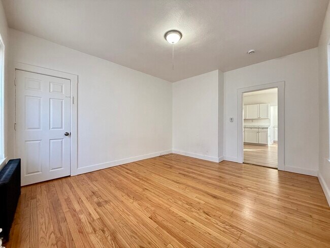 Photo - 29 Broad St Unit 1