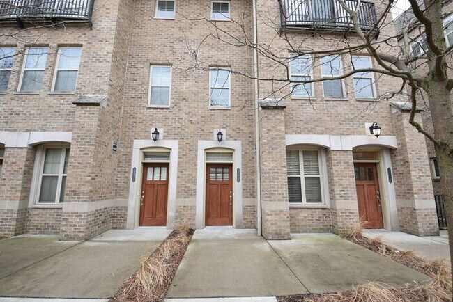 3 bedroom 2 bath Ivy Quad Townhouse for lease - 3 bedroom 2 bath Ivy Quad Townhouse for lease