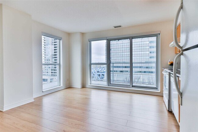 Photo - 60 Town Centre Crt Unit CORNER Condo For Rent