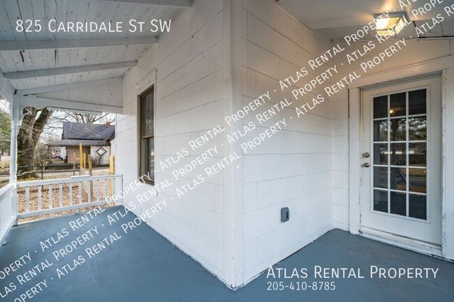 Photo - 825 Carridale St SW