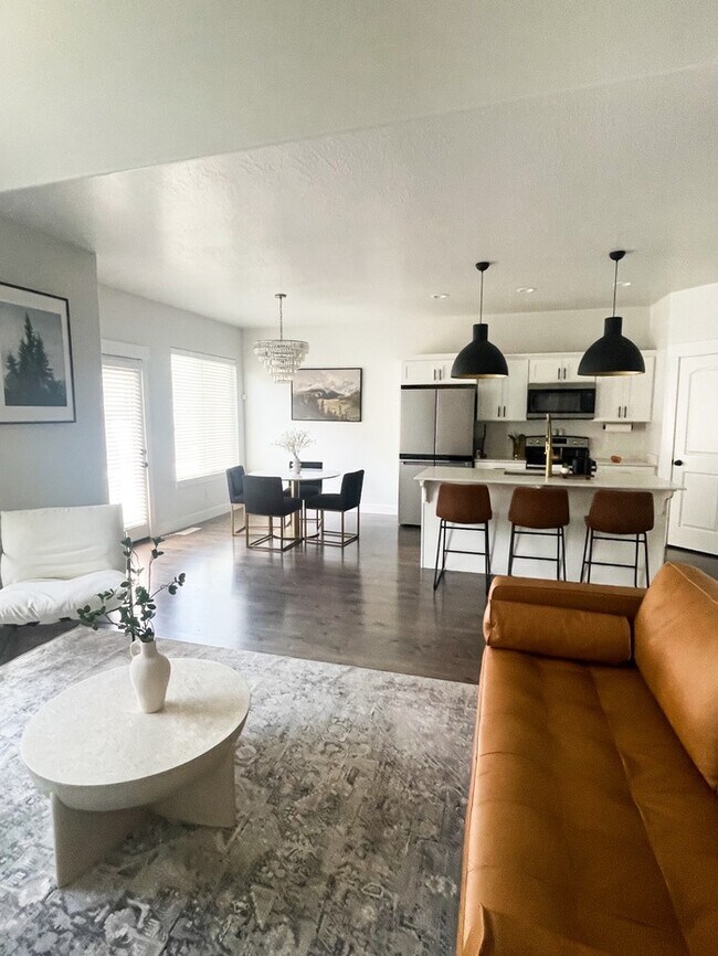 Photo - Text RENT to +18019018302