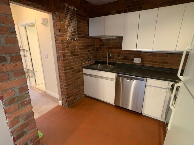 Photo - 110 Riverway Unidad 8