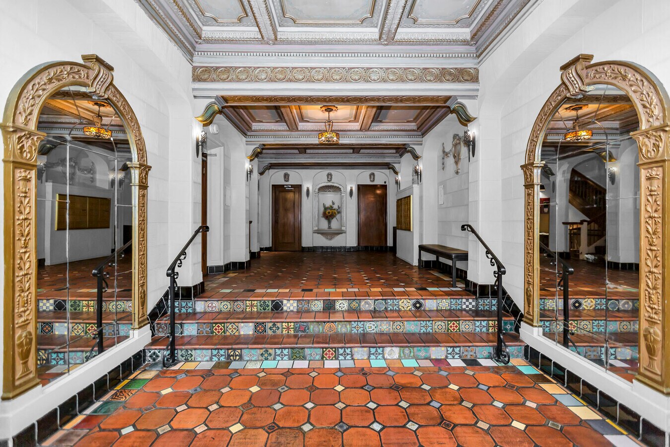 Photo - 2355 Leavenworth