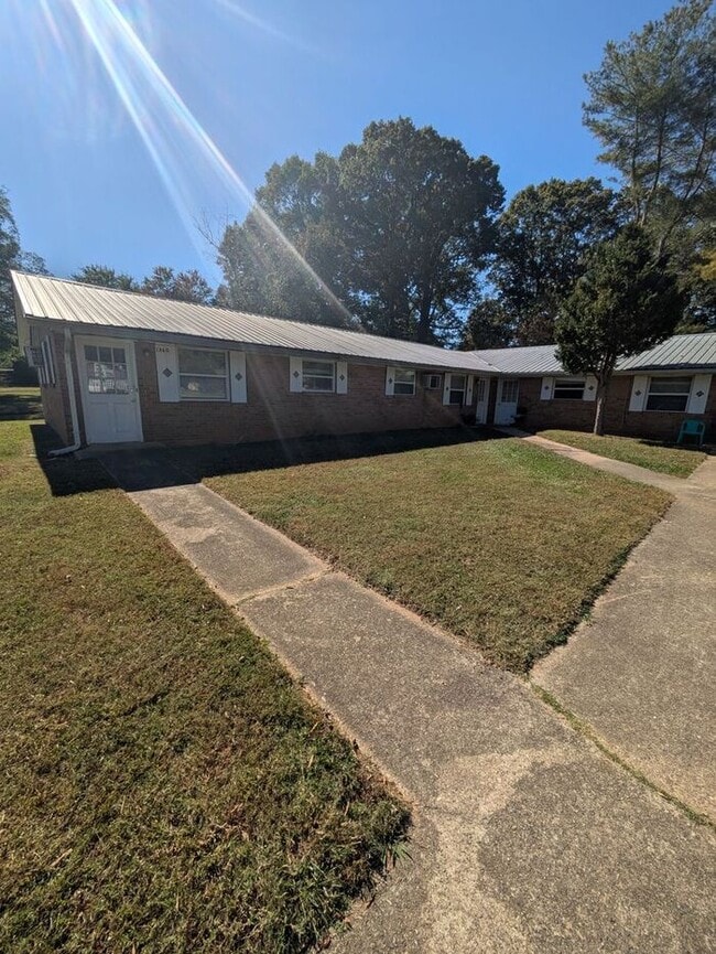 Building Photo - 2BD/1BA Unit in Hickory