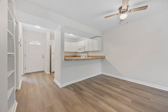 Photo - 3555 S Carolina 544 Overpass Unidad 8H