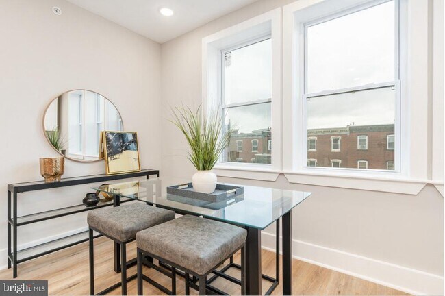 Photo - 2825 W Girard Ave