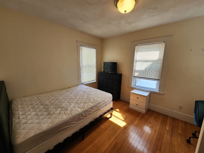 Photo - 66 Brook St Unit 2