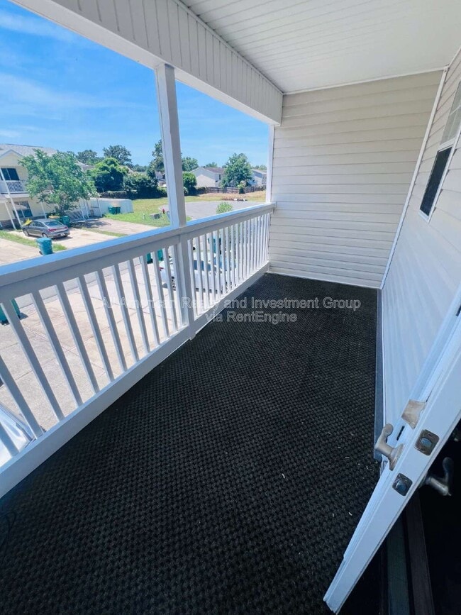 Photo - 1815 Pointed Leaf Ln