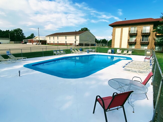Pool 2 - Four Seasons Apartments