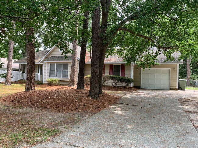 Photo - For Rent - Quiet neighborhood but close to everything!!
