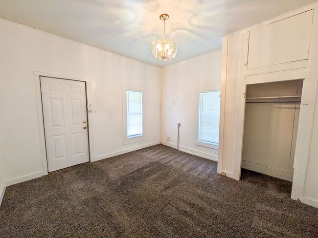 Photo - 1130 Elgie St