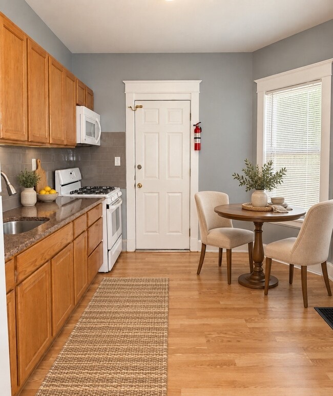 337 Riverside Dr Unit B