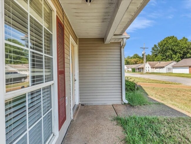 2647 Waverly Dr