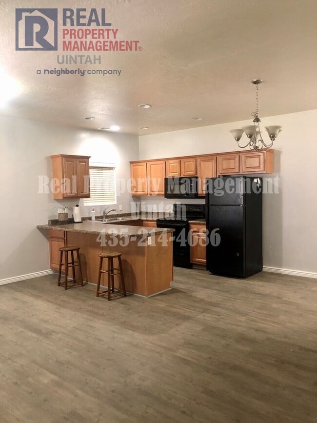Photo - 3 Bed 2.5 Bath Townhome in Split Mountain.