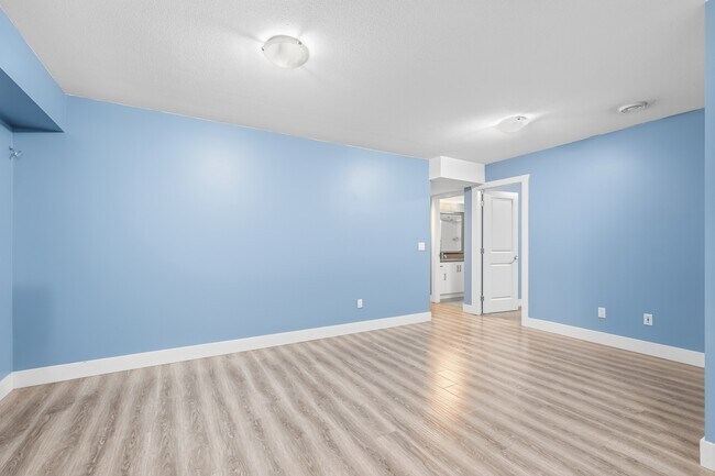 Photo - 6776-183B 183B St